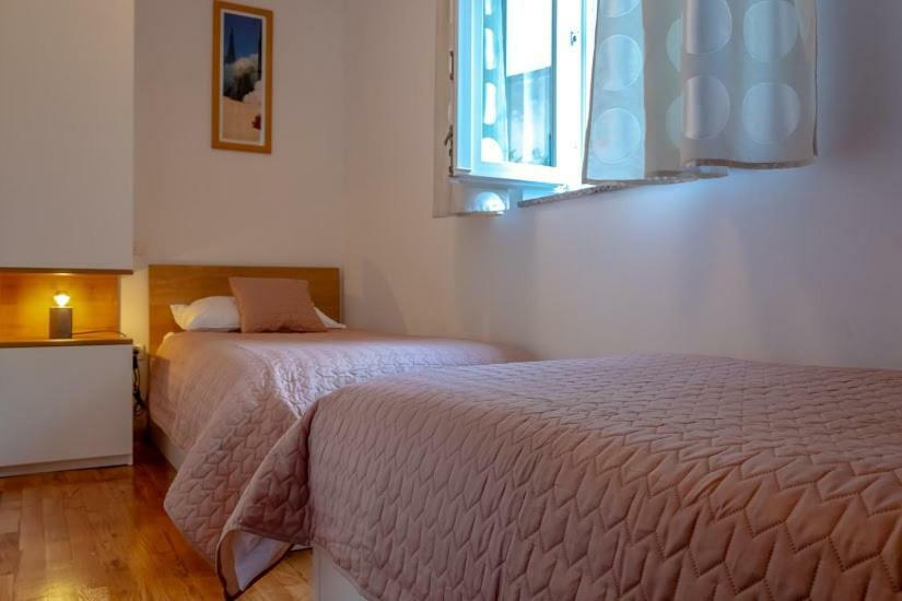 Apartment Katia Pula Exteriör bild